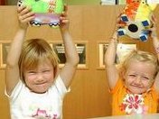 试管怀孕初期肚子坠胀正常吗？